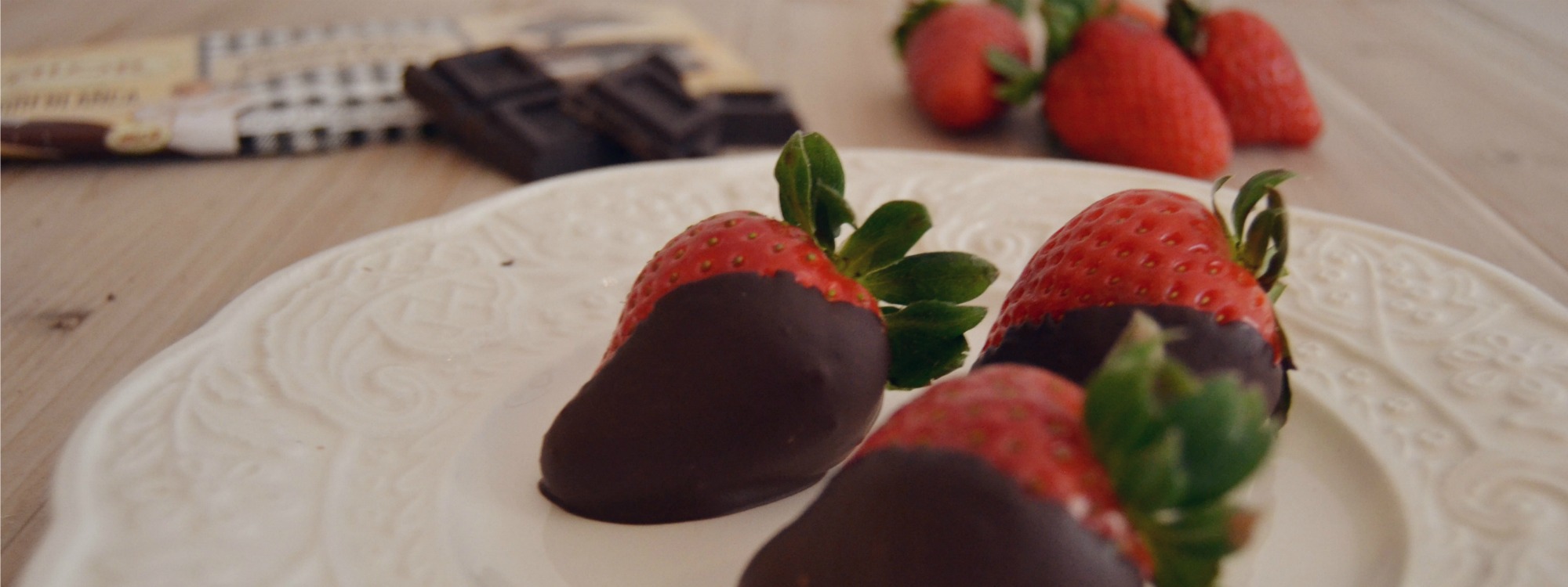 Fresas con chocolate negro [receta de San Valentín]